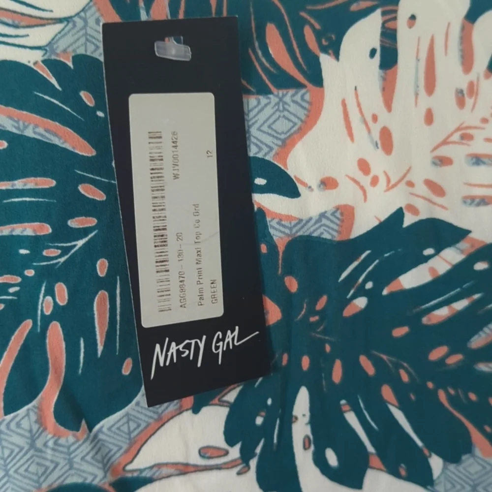 NASTY GAL Palm Print Cropped Top  NWT (Size 12) - Picture 7 of 8